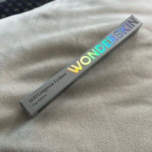 BRAND NEW IN BOX - WONDERSKIN 1440 Longwear Eyeliner in Licorice Black